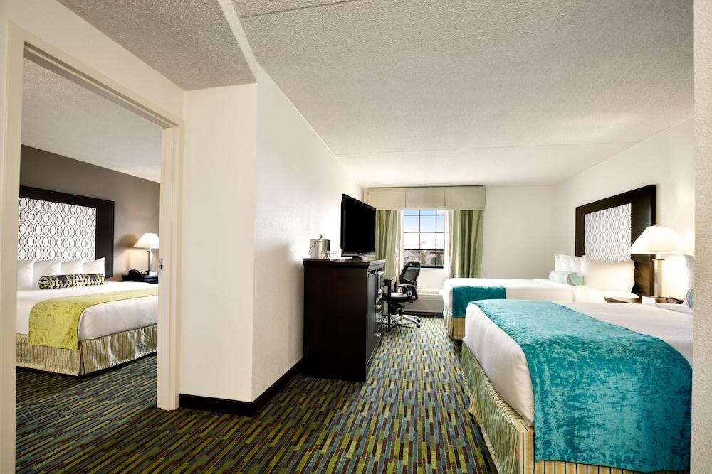 Hotel Wyndham Garden Wichita Downtown Esterno foto