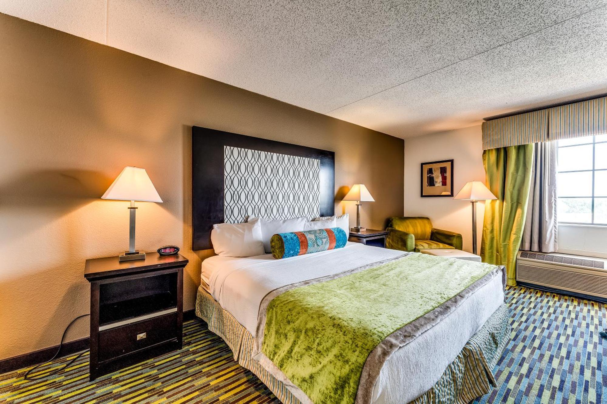 Hotel Wyndham Garden Wichita Downtown Esterno foto